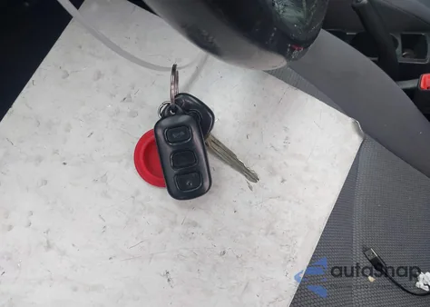 2005 Toyota Matrix Xr z USA, uszkodzony, nr VIN 2T1KR32EX5C488721